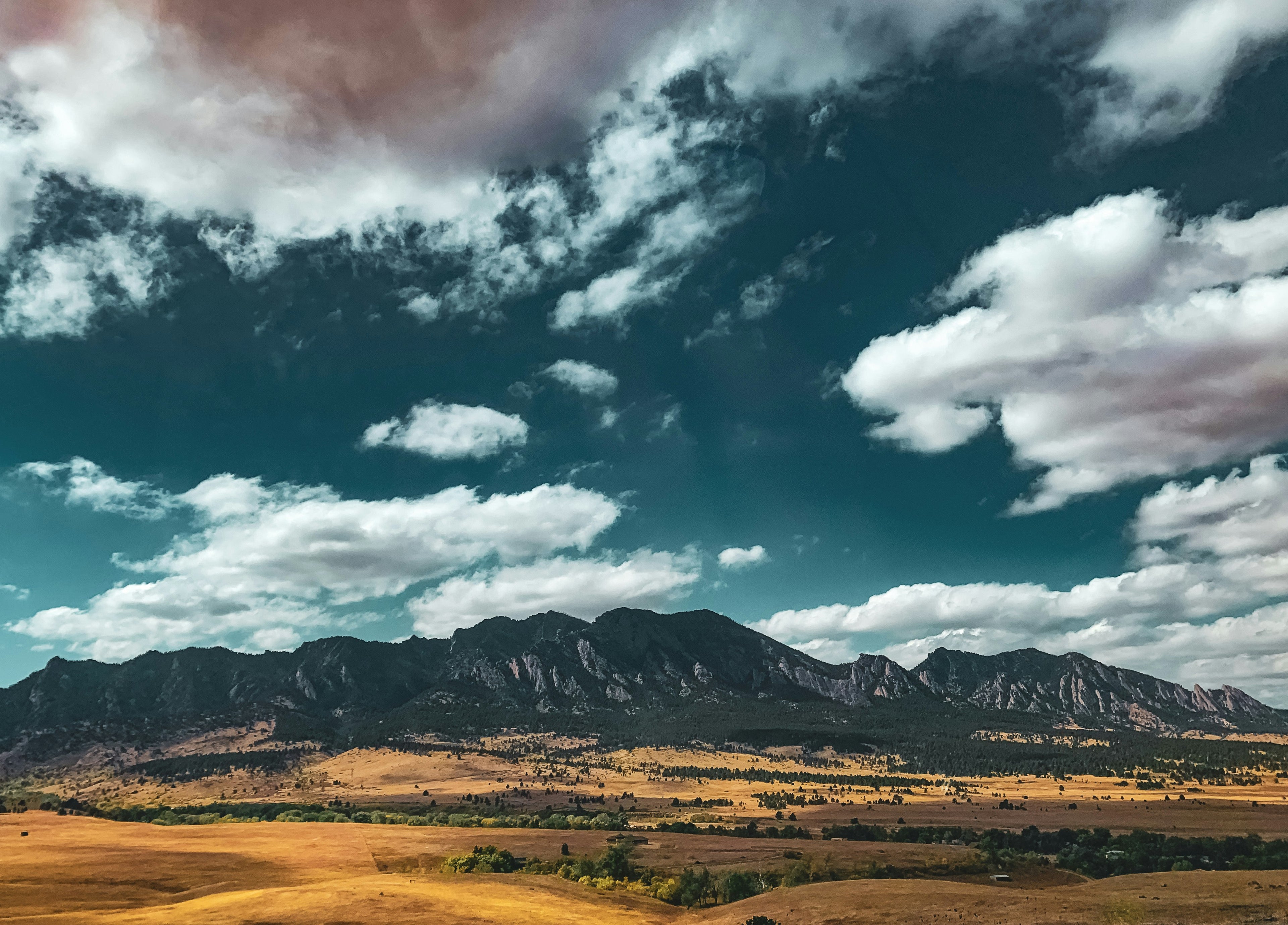 Mountain range in Boulder Colorado during the Fall 